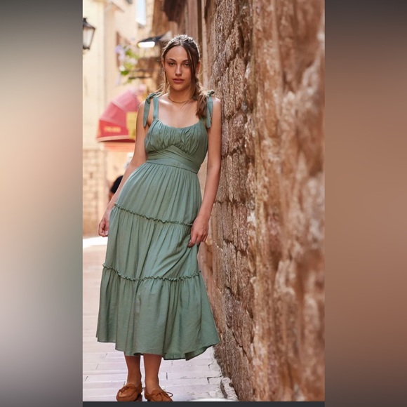 Green Bay Tie Shoulder Ruffle Midi Dress - Picture 2 of 2